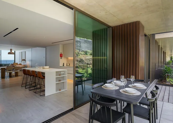 Savoy Monumentalis Vii By An Island *