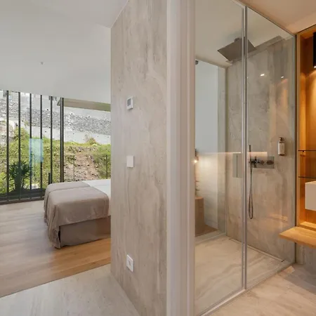 Savoy Monumentalis Vii By An Island Apartment *