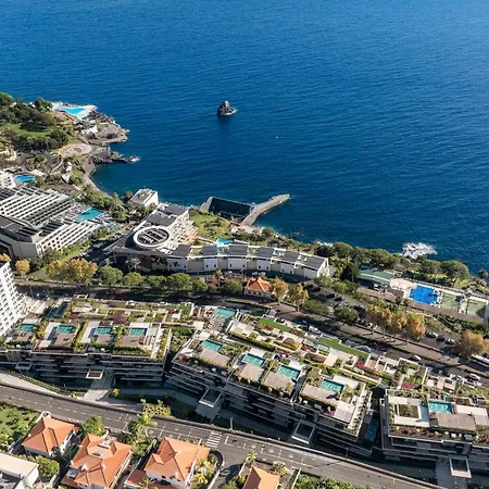 Savoy Monumentalis Vii By An Island