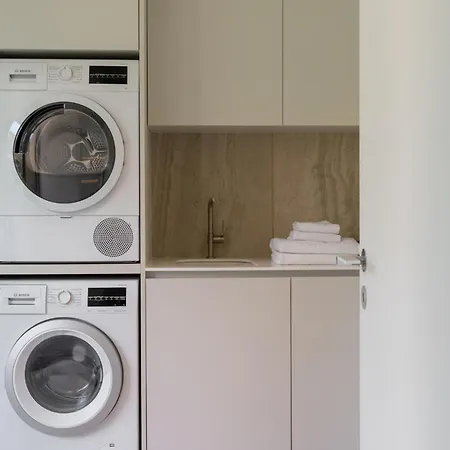 Savoy Monumentalis Vii By An Island Φουνκάλ