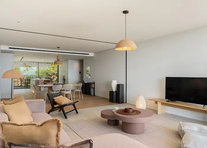 Savoy Monumentalis Vii By An Island *